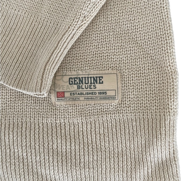 Boys sweater Size 8 - Picture 3 of 7